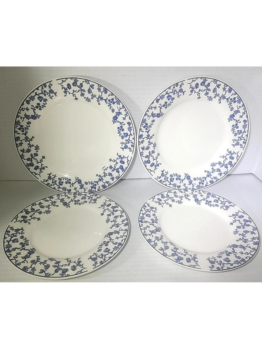 Majesticware By Oneida Blue Toile Set Of 4 Plates (Salad 7.5" And Dessert 6.5")